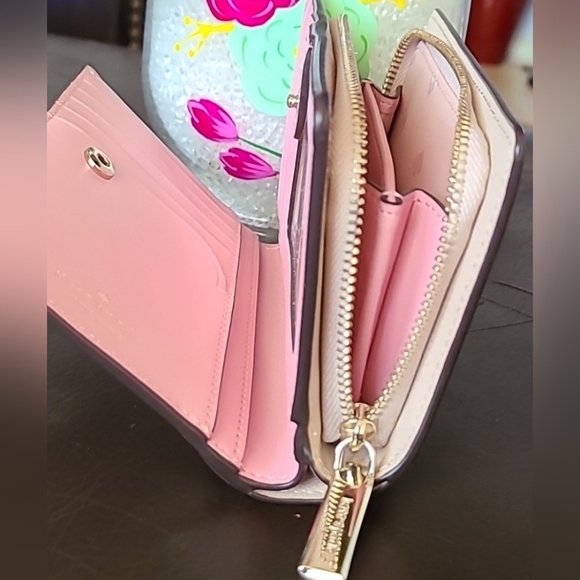 Kate Spade Preppy Pink zippy wallet. So Kate Spade! - Picture 9 of 12